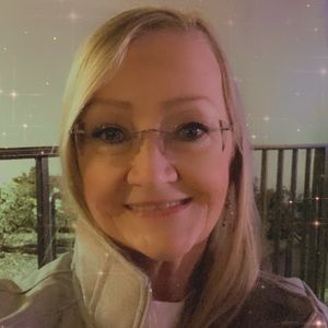 Meet your Posher, Connie